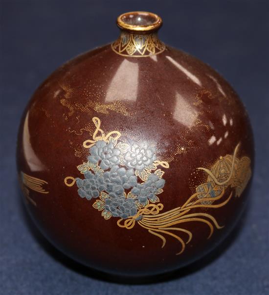 An unusual Japanese Satsuma pottery vase, by Kinkozan, Meiji period, height 11.2cm